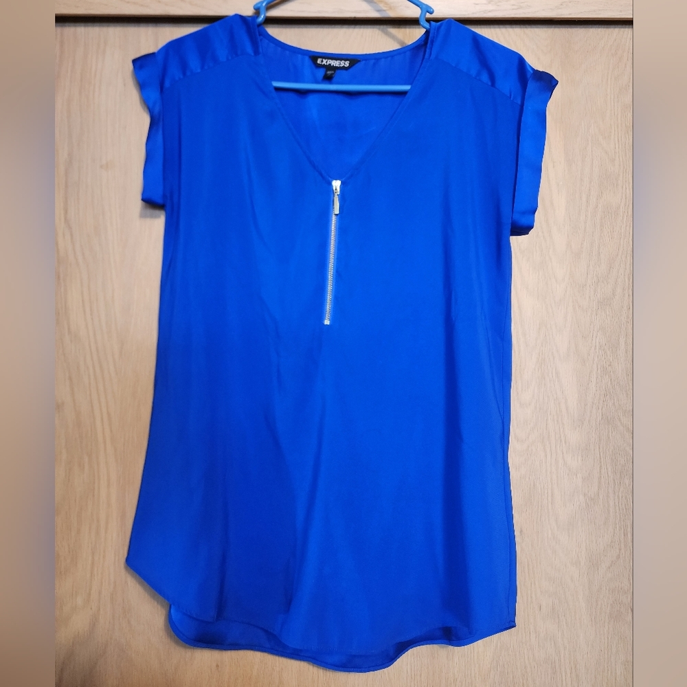 Express V-neck Shirt Bundle
